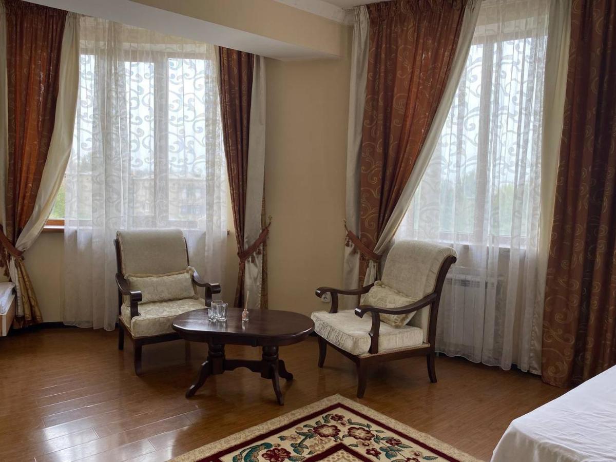 King House Hotel Bishkek Ngoại thất bức ảnh