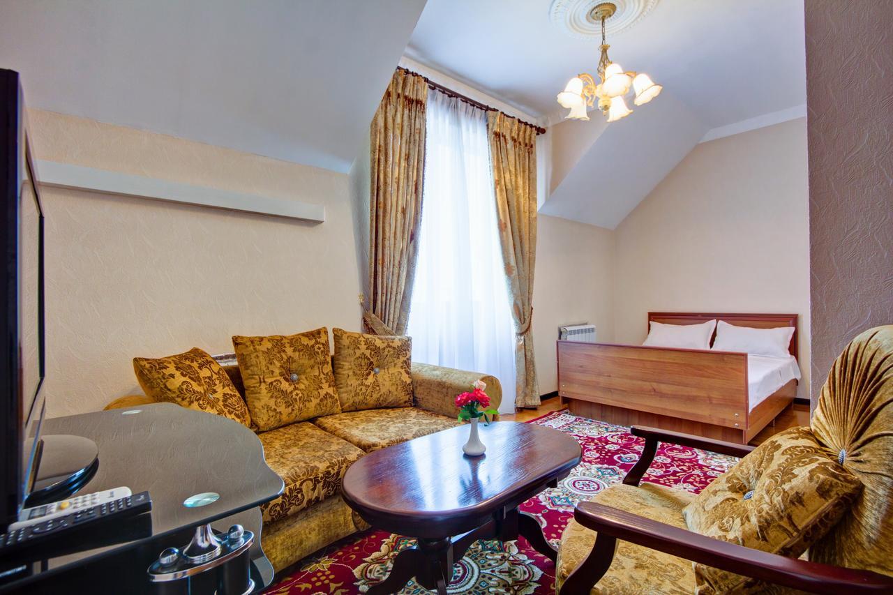 King House Hotel Bishkek Ngoại thất bức ảnh